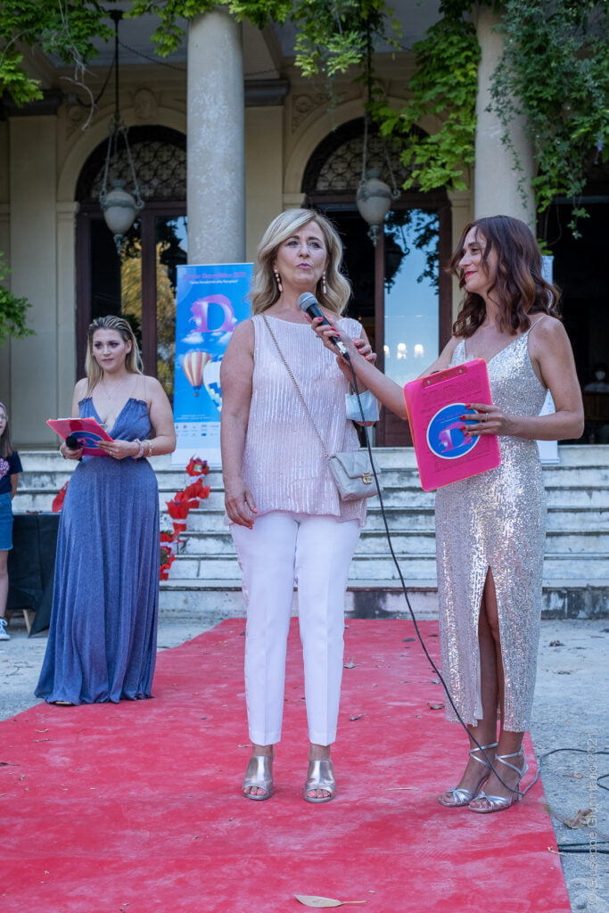 Assegnati i Premi DonnAttiva, riconoscimenti "in rosa" per le professionalità 13 Assegnati i Premi DonnAttiva, riconoscimenti "in rosa" per le professionalità - Be Sicily Mag - XT31692