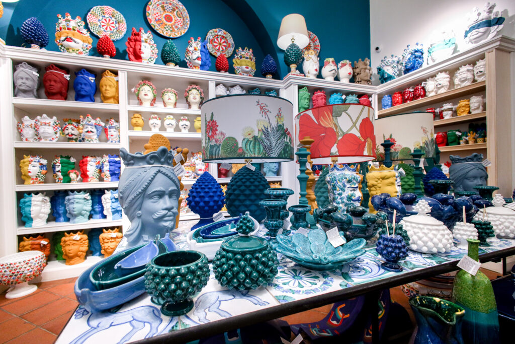 Ceramicando, l’atelier della ceramica a Palermo. Elisabetta Castagnetta: "Ho realizzato un sogno" 3 Ceramicando, l’atelier della ceramica a Palermo. Elisabetta Castagnetta: "Ho realizzato un sogno" - Be Sicily Mag - EOSR5520 2