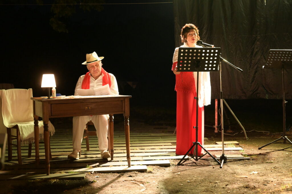 Tornano le cene gastro-letterarie a Case Perrotta sull’Etna. Il 5 agosto appuntamento con Alice nel Paese delle Meraviglie - Be Sicily Mag - FIC 2784