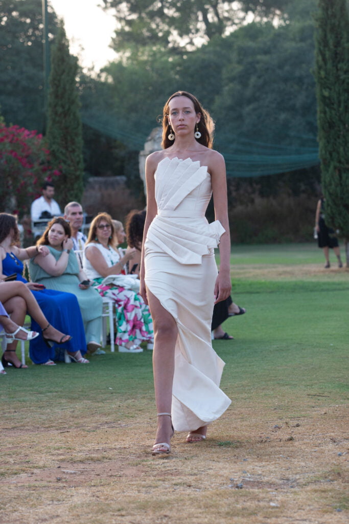 La creatività dell'Istituto di moda Burgo protagonista a Villa Airoldi 10 La creatività dell'Istituto di moda Burgo protagonista a Villa Airoldi - Be Sicily Mag - G2A5011