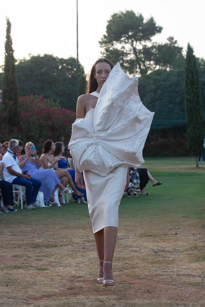 La creatività dell'Istituto di moda Burgo protagonista a Villa Airoldi 15 La creatività dell'Istituto di moda Burgo protagonista a Villa Airoldi - Be Sicily Mag - G2A5080