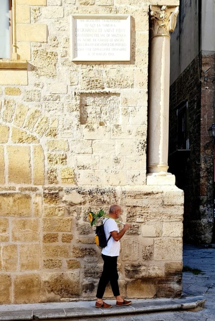 Una passeggiata "pop" nel cuore della Kalsa (racconto a cura di Marco Amato) 18 Una passeggiata "pop" nel cuore della Kalsa (racconto a cura di Marco Amato) - Be Sicily Mag - PHOTO 2023 07 19 19 51 12 4