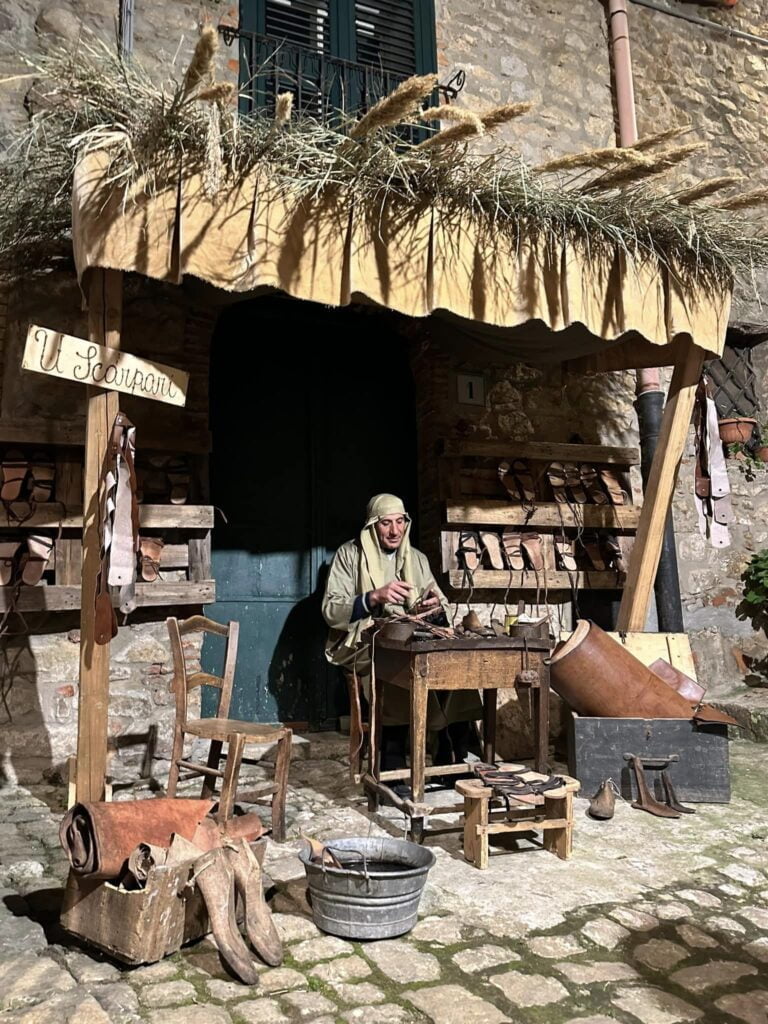 I Presepi in Sicilia. Ecco quali visitare per vivere la magia del Natale 7 I Presepi in Sicilia. Ecco quali visitare per vivere la magia del Natale - Be Sicily Mag - presepe vivente di Pollina 2