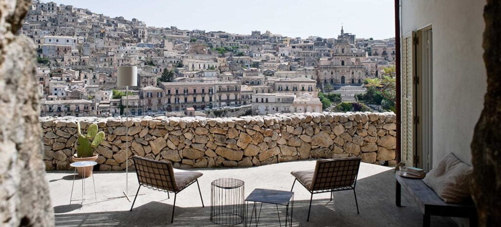 Fuga romantica di San Valentino: dove andare in Sicilia 8 Fuga romantica di San Valentino: dove andare in Sicilia - Be Sicily Mag - Altro dettaglio del Modica Boutique Hotel