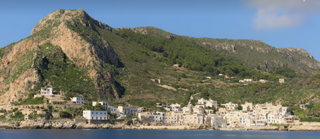 Favignana, circolazione delle auto limitata per l'estate 2025: le regole e come arrivare 2 favignana
