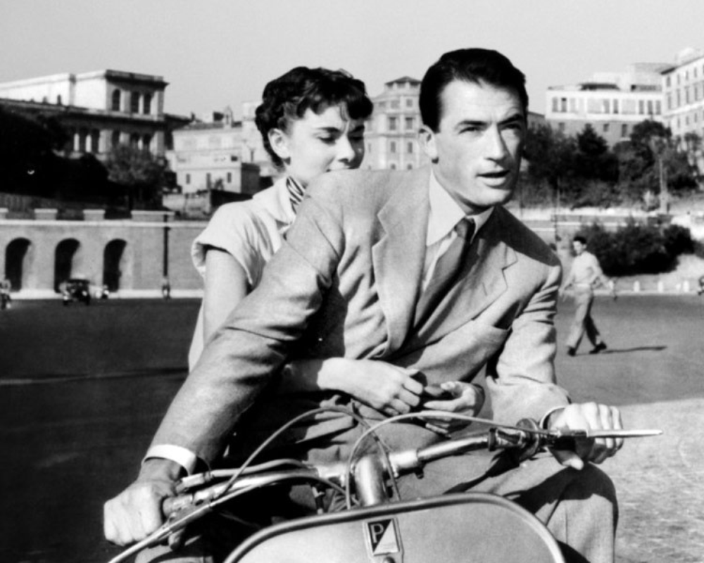 La Vespa compie 78 anni: tutti i film che hanno fatto la storia dello scooter Piaggio - Be Sicily Mag - Progetto senza titolo 10