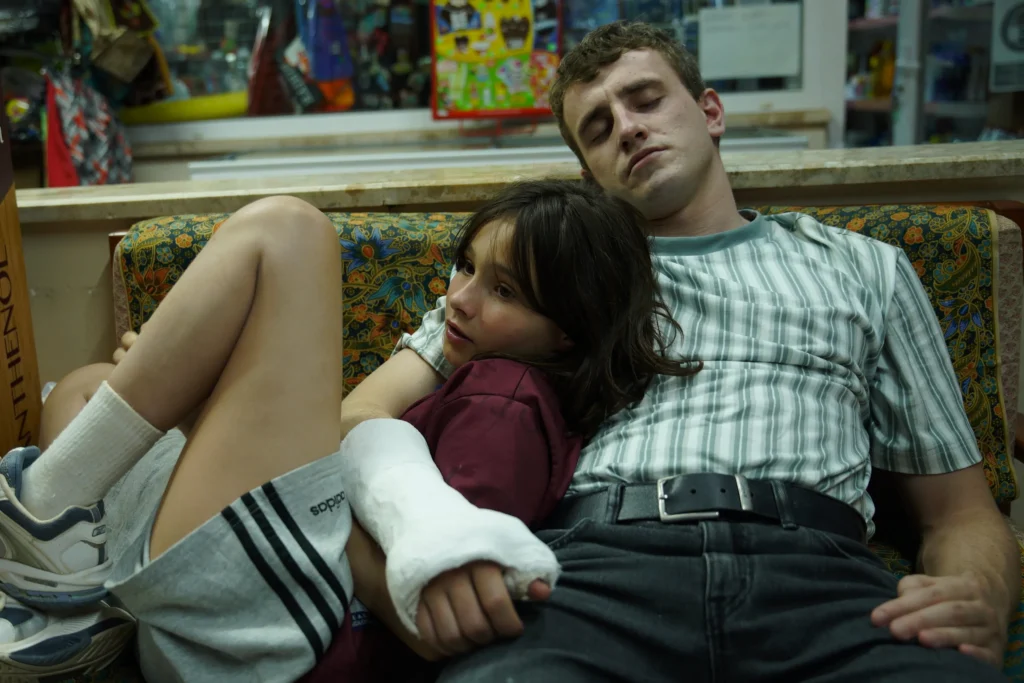 Film da vedere per la Festa del Papà: 5 pellicole e 2 cartoni animati imperdibili 12 Film da vedere per la Festa del Papà: 5 pellicole e 2 cartoni animati imperdibili - Be Sicily Mag - aftersun.jpg