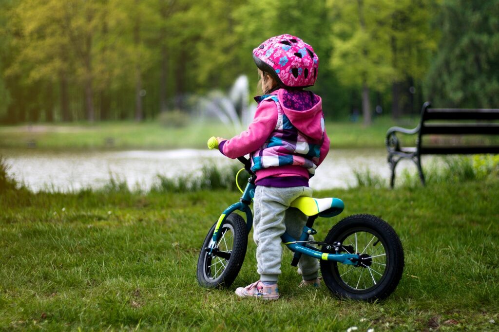 Bambini obesi e in sovrappeso, cosa fare: i consigli del pediatra 6 Bambini obesi e in sovrappeso: l'importanza dell'attività fisica