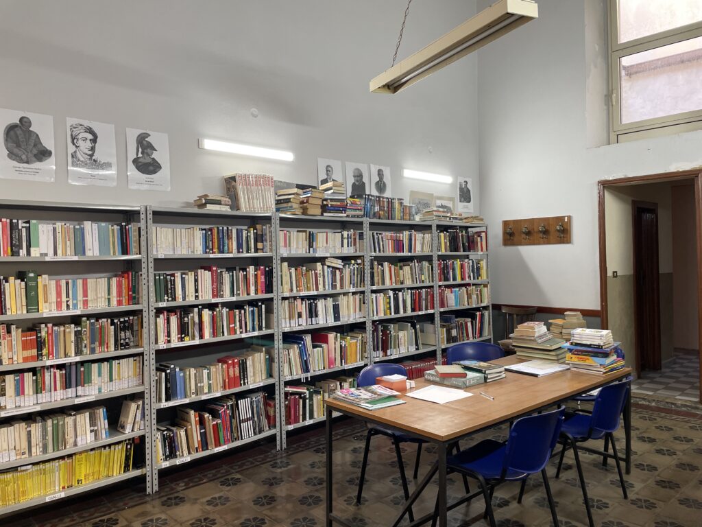 Circolo di cultura Luigi Capuana di Mineo: la storia dal 1400 a oggi, tra misteri e libri 6 Circolo di cultura Luigi Capuana di Mineo: la storia dal 1400 a oggi, tra misteri e libri - Be Sicily Mag - BibliotecaCircoloCulturaCapuana