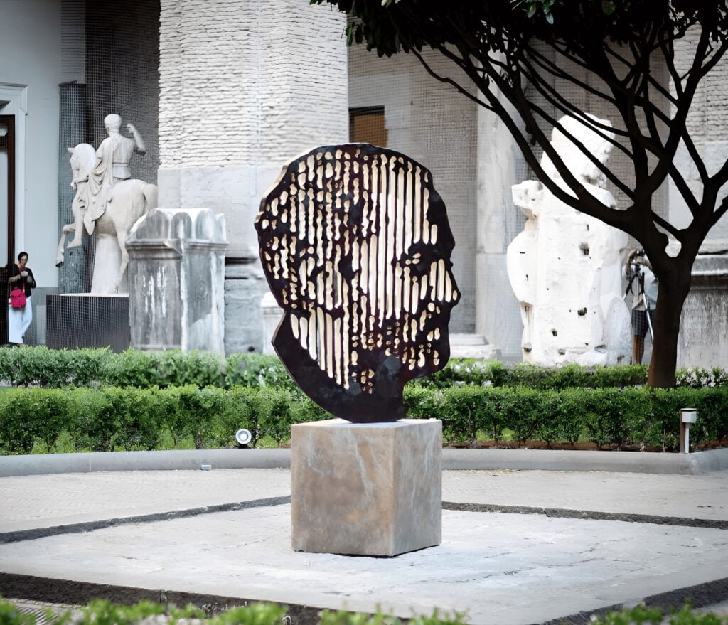 Gianni Versace, una mostra a Palazzo Biscari di Catania per celebrarlo 3 Gianni Versace, una mostra a Palazzo Biscari di Catania per celebrarlo - Be Sicily Mag - gianni versace 1