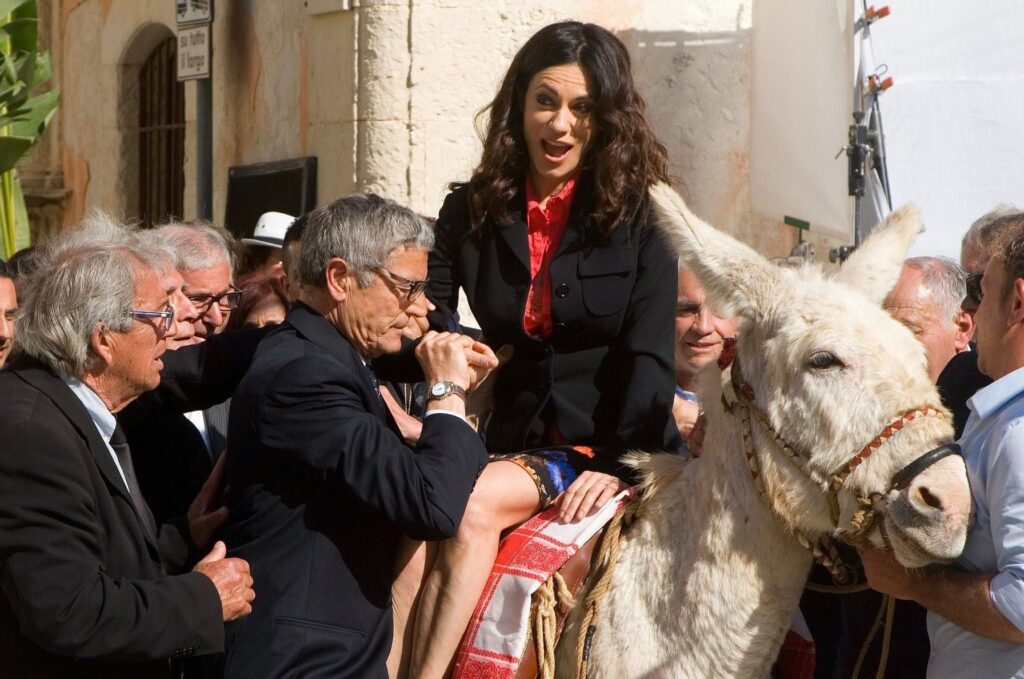 Fattoria Cugno Lupo: natura, latte d'asina e i riflettori del cinema - Be Sicily Mag - rossella brescia asini