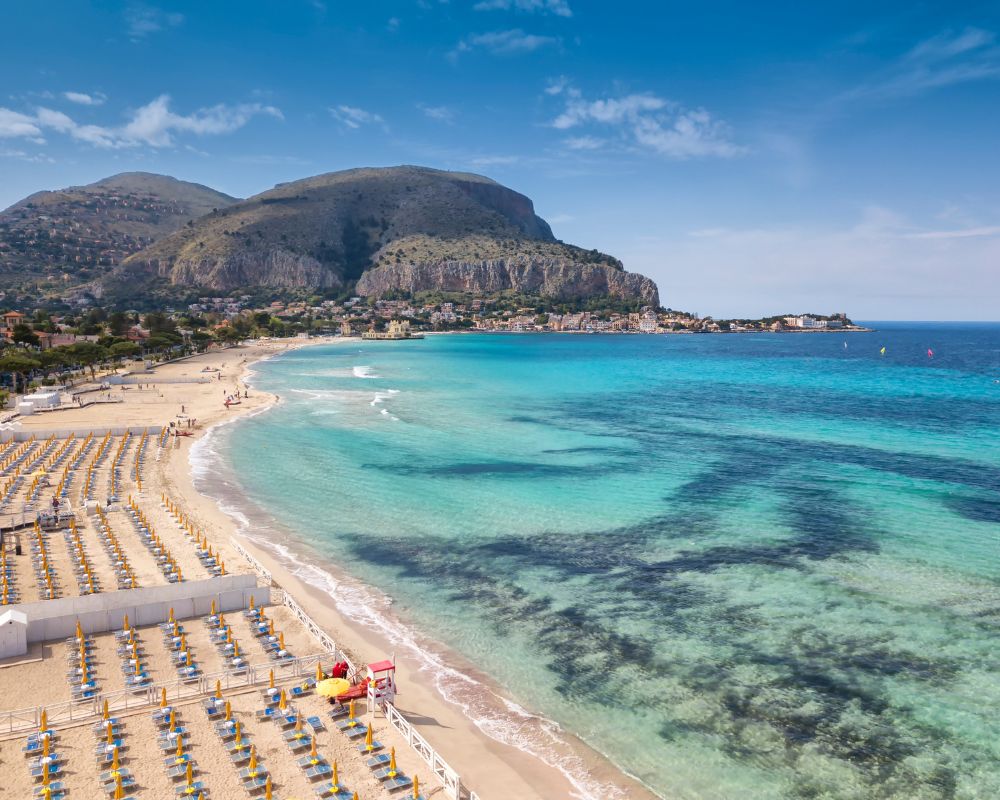 Mondello, il lungomare torna pedonale a giugno: nuovi arredi e spazi conviviali in arrivo 2 Mondello, il lungomare torna pedonale a giugno: nuovi arredi e spazi conviviali in arrivo - Be Sicily Mag - 1 6
