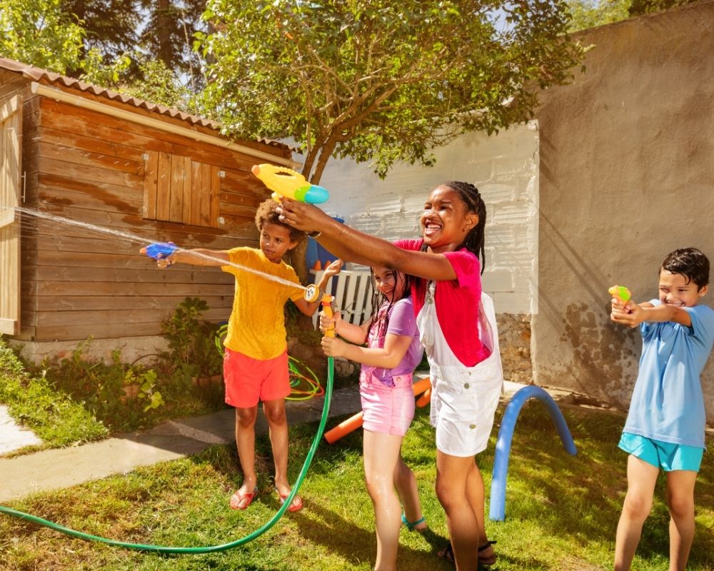 Giochi all'aperto per bambini: idee per divertirsi in vista dell’estate 10 Giochi all'aperto per bambini: idee per divertirsi in vista dell’estate - Be Sicily Mag - 2 1