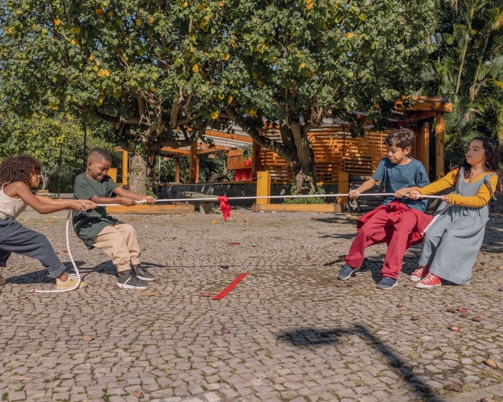 Giochi all'aperto per bambini: idee per divertirsi in vista dell’estate 15 Giochi all'aperto per bambini: idee per divertirsi in vista dell’estate - Be Sicily Mag - 7