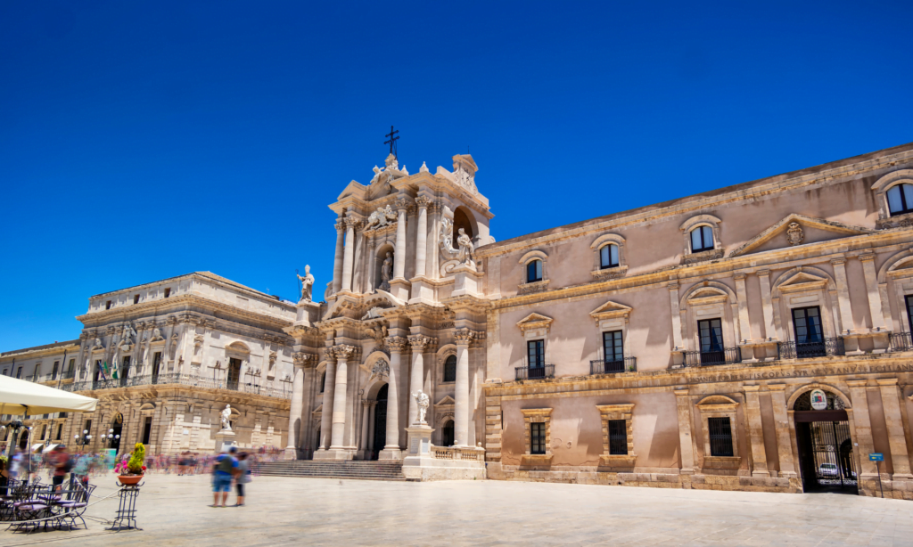 "Notte europea dei musei": i luoghi in Sicilia da visitare a 1 euro il 18 maggio 17 "Notte europea dei musei": i luoghi in Sicilia da visitare a 1 euro il 18 maggio - Be Sicily Mag - 8 1