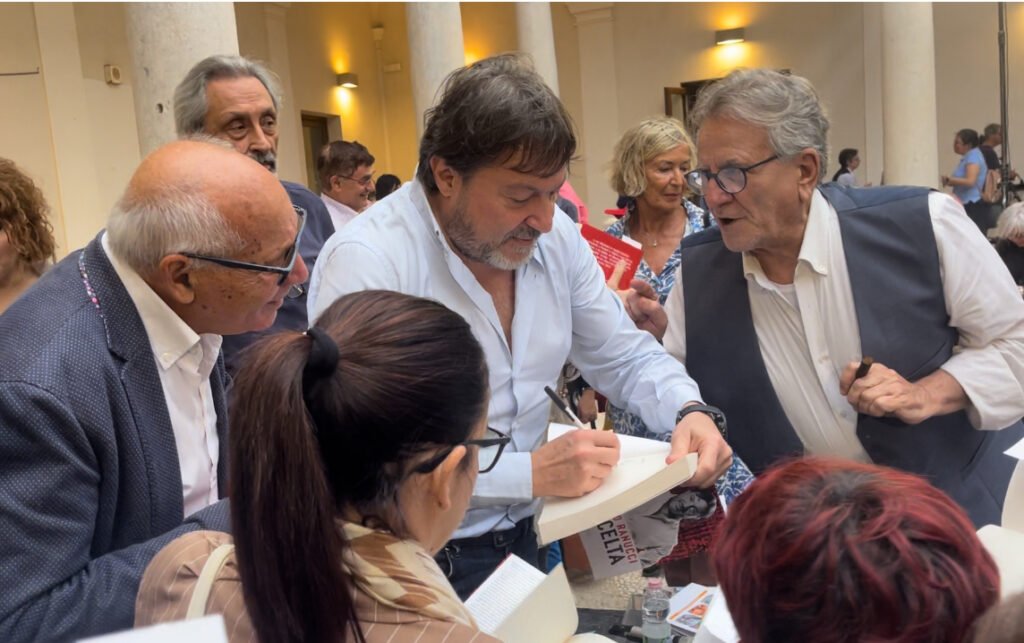Sigfrido Ranucci presenta a Trapani il libro "La scelta": "In Sicilia va mantenuta viva la memoria" 2 Sigfrido Ranucci presenta a Trapani il libro "La scelta": "In Sicilia va mantenuta viva la memoria" - Be Sicily Mag - IMG 3997