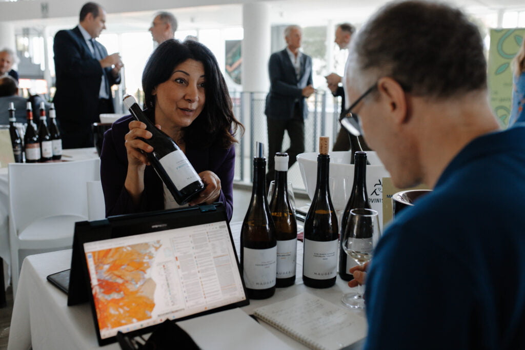Sicilia En Primeur, conclusa la 20a edizione: a Cefalù l'omaggio al vino dell'Isola 3 Sicilia En Primeur, conclusa la 20a edizione: a Cefalù l'omaggio al vino dell'Isola - Be Sicily Mag - MG 0769