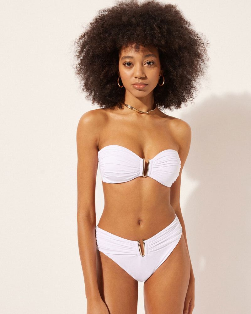 Moda mare 2024: i costumi e gli accessori must-have per l’estate 12 Moda mare 2024: i costumi e gli accessori must-have per l’estate - Be Sicily Mag - 5 2