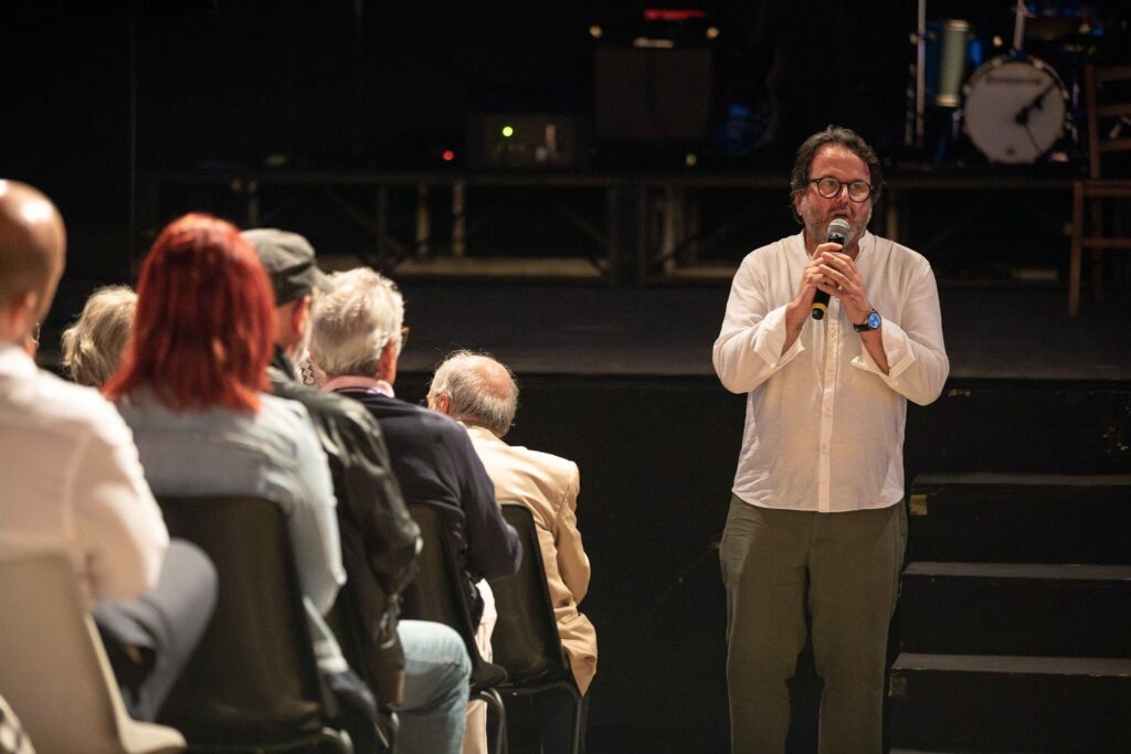 Orestiadi di Gibellina: omaggio a Gaber per la prima serata del Festival - Be Sicily Mag - 450324096 858273179659756 2636585233500001989 n