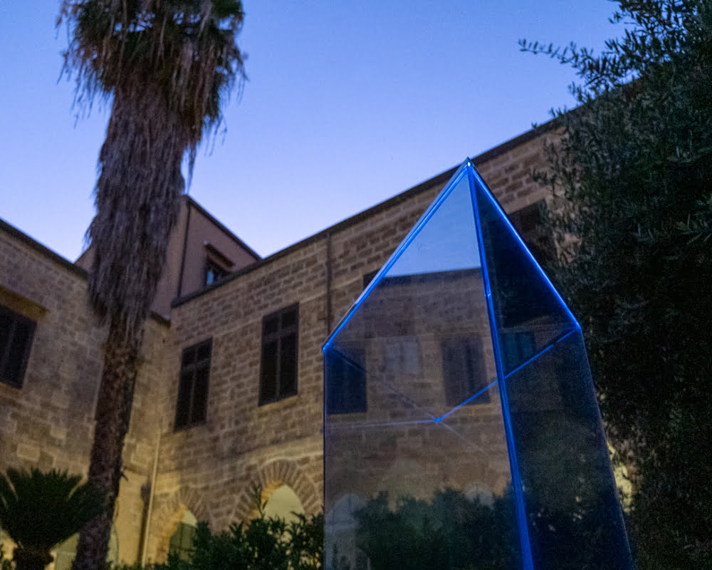 Lumsa, nella sede dell'Università a Palermo una stele omaggia Santa Rosalia tra luce e riflessione 5 Lumsa, nella sede dell'Università a Palermo una stele omaggia Santa Rosalia tra luce e riflessione - Be Sicily Mag - LUMSA EDOARDO DIONEA CICCONI 9180 2