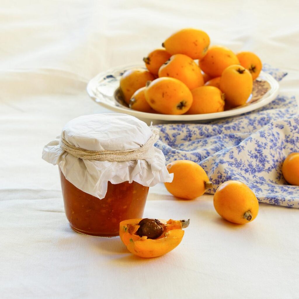 Frutti esotici: come scegliere e gustare quelli più particolari in Sicilia 10 Frutti esotici: come scegliere e gustare quelli più particolari in Sicilia - Be Sicily Mag - frutta esotica 1