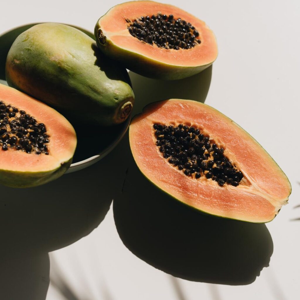 Frutti esotici: come scegliere e gustare quelli più particolari in Sicilia 9 Frutti esotici: come scegliere e gustare quelli più particolari in Sicilia - Be Sicily Mag - frutta esotica 2