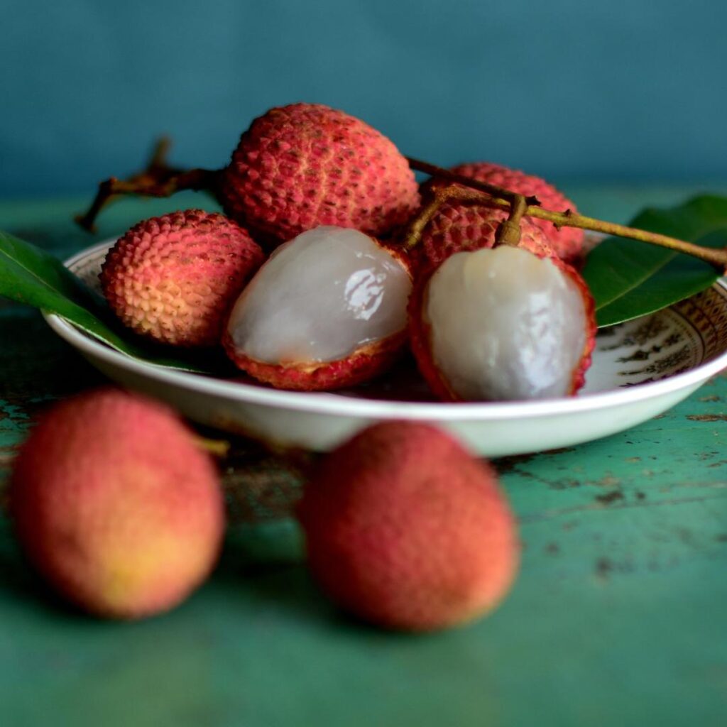Frutti esotici: come scegliere e gustare quelli più particolari in Sicilia 8 Frutti esotici: come scegliere e gustare quelli più particolari in Sicilia - Be Sicily Mag - frutta esotica 3