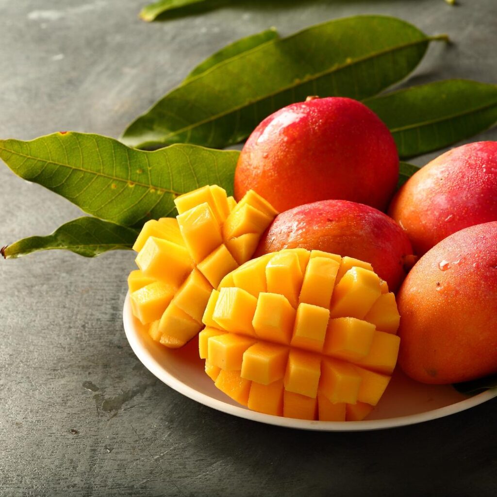 Frutti esotici: come scegliere e gustare quelli più particolari in Sicilia 7 Frutti esotici: come scegliere e gustare quelli più particolari in Sicilia - Be Sicily Mag - frutta esotica 4