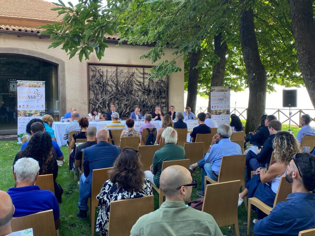 ViniMilo 2024, via alla 44esima edizione della più antica manifestazione siciliana dedicata al vino - Be Sicily Mag - Immagine WhatsApp 2024 08 27 ore 14.59.10 1fcec6e3