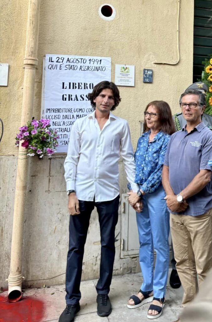 Libero Grassi, l'Italia ricorda l'imprenditore che si è opposto alla mafia: l'omicidio 33 anni fa - Be Sicily Mag - Libero Grassi 01 e1724929492667