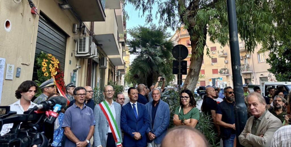 Libero Grassi, l'Italia ricorda l'imprenditore che si è opposto alla mafia: l'omicidio 33 anni fa - Be Sicily Mag - Libero Grassi 02 e1724929352993