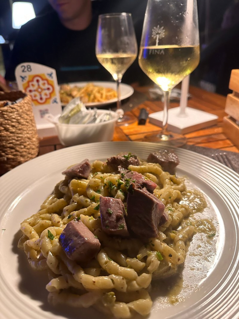 I migliori ristoranti a Favignana: dove mangiare pesce fresco sul mare nell'isola dei Florio - Be Sicily Mag - image 16