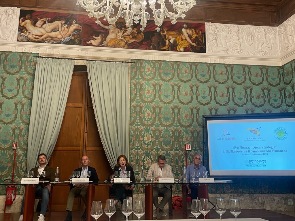 "DiviNazione Expo24": il convegno sulla Sicilia del vino e i cambiamenti climatici al G7 di Ortigia 3 "DiviNazione Expo24": il convegno sulla Sicilia del vino e i cambiamenti climatici al G7 di Ortigia - Be Sicily Mag - divinexpo