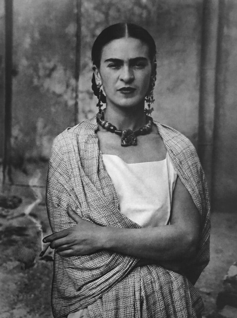 "Miti dell'arte contemporanea", la mostra a Catania su XX e XXI secolo: Marina Abramovic tra gli artisti 6 "Miti dell'arte contemporanea", la mostra a Catania su XX e XXI secolo: Marina Abramovic tra gli artisti - Be Sicily Mag - 012 012 013 frida kahlo cm 18x236 1