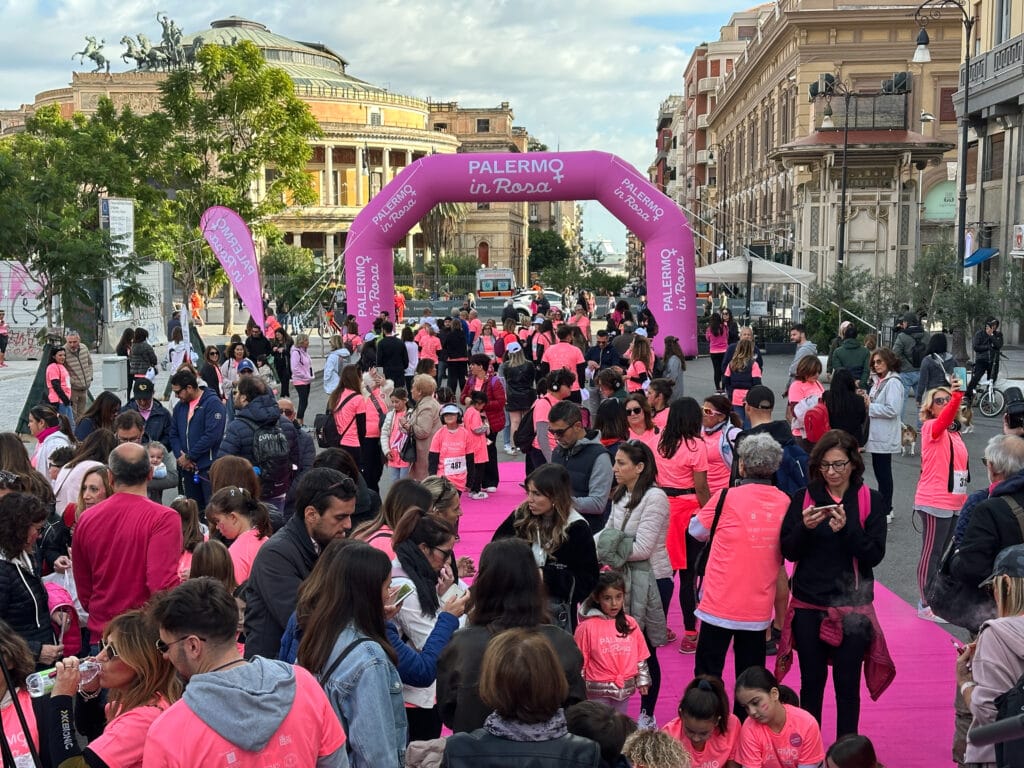 Palermo in Rosa, in 3 mila in piazza per dire "no" alla violenza sulle donne 3 Palermo in Rosa, in 3 mila in piazza per dire "no" alla violenza sulle donne - Be Sicily Mag - Palermo in Rosa 02