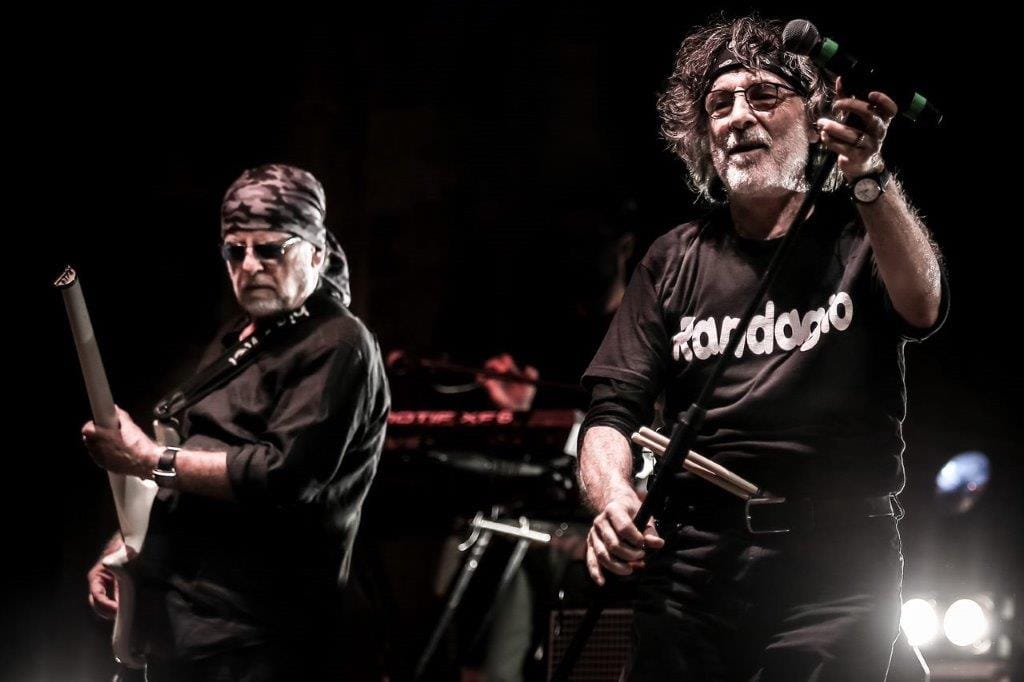 PFM, il suono del prog arriva in Sicilia in un omaggio a Fabrizio De Andrè: “Insieme abbiamo fatto un capolavoro” - Be Sicily Mag - Pfm Franz Di Cioccio e Patrick Djivas ph Orazio Truglio 1
