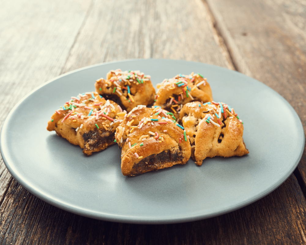 Dolci della Befana in Sicilia: cosa mettere nella calza, dal buccellato al carbone fatto in casa - Be Sicily Mag - Progetto senza titolo 2024 12 24T140738.374 1
