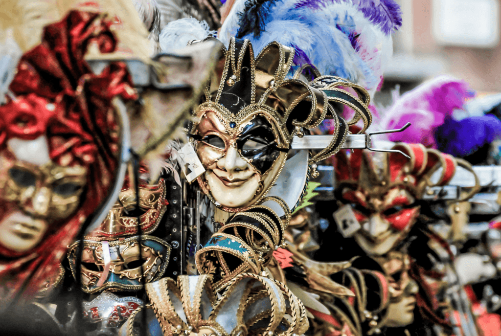 Il Carnevale in Sicilia: storia e tradizioni della festa amata da grandi e bambini 3 Il Carnevale in Sicilia: storia e tradizioni della festa amata da grandi e bambini - Be Sicily Mag - Carnevale 01
