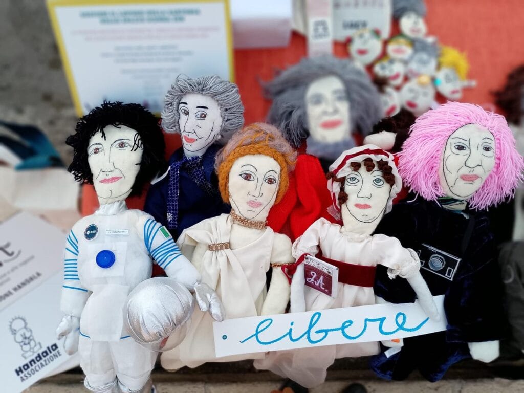 Spazio Donna Zen festeggia 10 anni, una storia di riscatto al femminile: dalla sartoria al teatro, le attività nel quartiere di Palermo 4 Spazio Donna Zen festeggia 10 anni, una storia di riscatto al femminile: dalla sartoria al teatro, le attività nel quartiere di Palermo - Be Sicily Mag - Le pupazZen