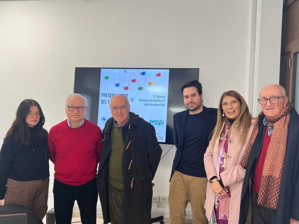 "L'esperienza che aiuta", a Siracusa pensionati e soggetti fragili si rimettono in gioco con l'Università delle Competenze 2 "L'esperienza che aiuta", a Siracusa pensionati e soggetti fragili si rimettono in gioco con l'Università delle Competenze - Be Sicily Mag - unicom siracusa 2