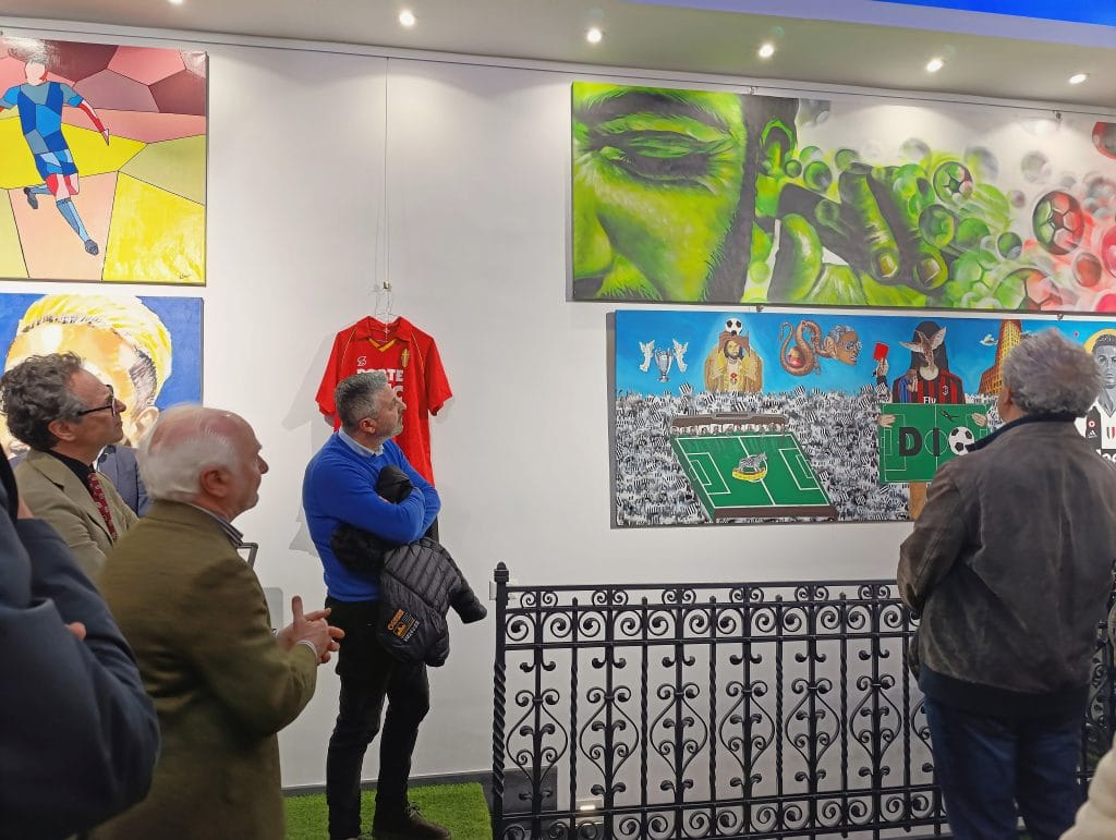 "1702 – C'era una volta il calcio", a Messina la mostra dedicata alla storia dello sport: "È qui che si è giocata la prima partita" 2 "1702 – C'era una volta il calcio", a Messina la mostra dedicata alla storia dello sport: "È qui che si è giocata la prima partita" - Be Sicily Mag - 1702 Cera una volta il calcio 01