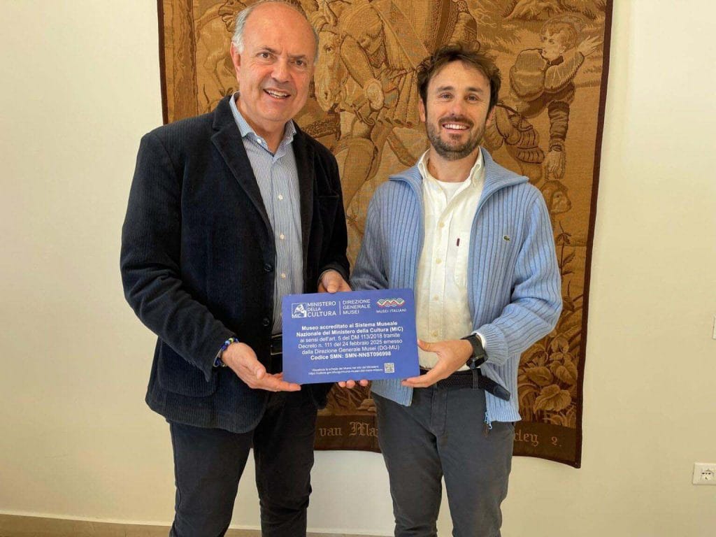 MuMa di Milazzo entra nel Sistema Museale Nazionale: "Da anni impegnati nella salvaguardia del mare" 2 MuMa di Milazzo entra nel Sistema Museale Nazionale: "Da anni impegnati nella salvaguardia del mare" - Be Sicily Mag - Carmelo Isgro con il sindaco di Milazzo Pippo Midili