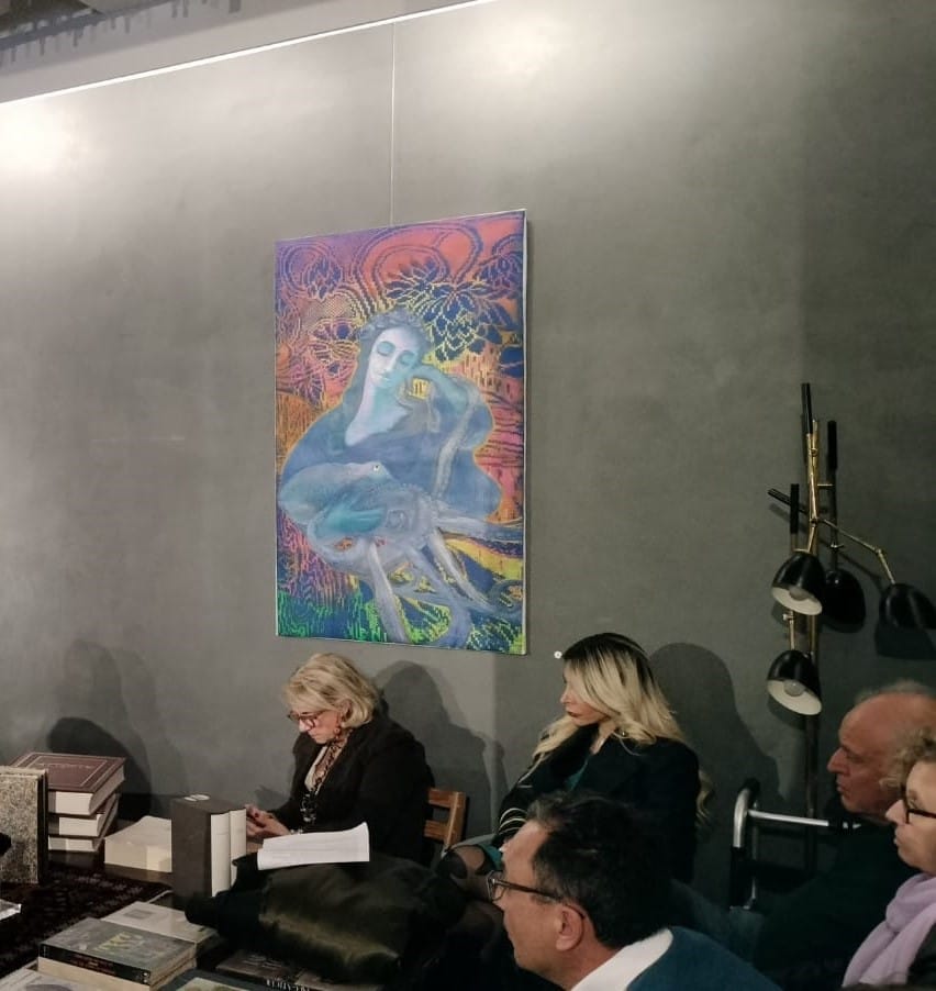 “Uno sguardo alle donne”, artiste in dialogo nella collettiva esposta da “Don Nino – Mind Food” a Palermo 4 Holy Woman and Octopus di Laura Pitingaro alla mostra “Uno sguardo alle donne”