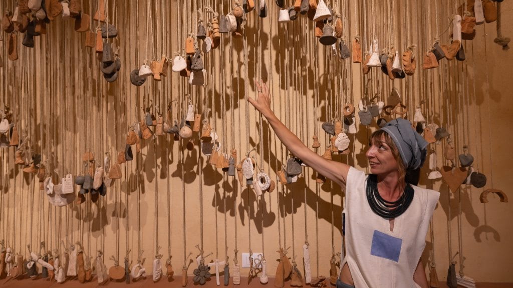 "Textere", l'artista Silvia Scaringella racconta l'opera che incanta al Parco archeologico di Segesta 4 Silvia Scaringella, Textere
