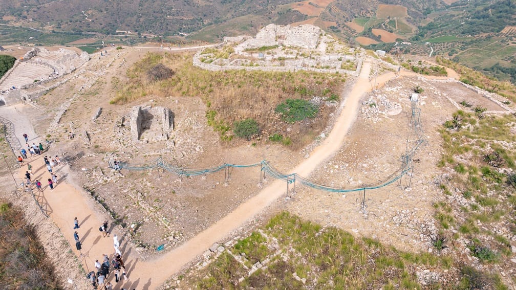 "Textere", l'artista Silvia Scaringella racconta l'opera che incanta al Parco archeologico di Segesta 3 Parco Archeologico Segesta visuale dall'alto