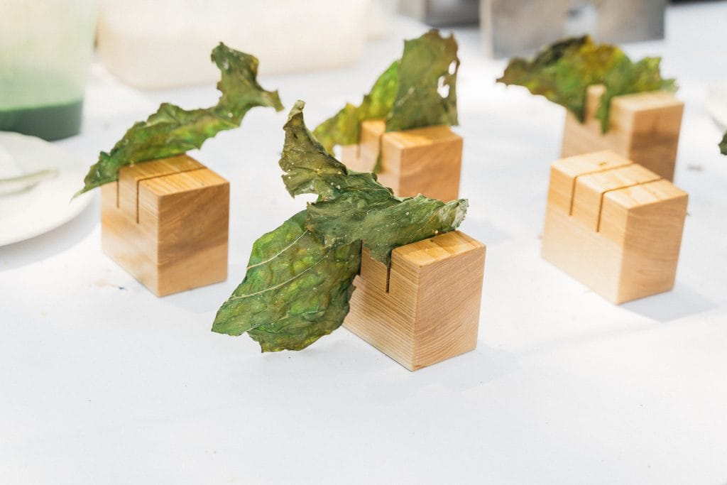 Il “cavolo Trunzu” di Acireale conquista chef e nutrizionisti: i benefici del presidio Slow Food 3 Il “cavolo Trunzu” di Acireale conquista chef e nutrizionisti: i benefici del presidio Slow Food - Be Sicily Mag - A tavola col Trunzo Batia dellArcangelo Gabriele 27APRILE2025 ched Salvo Sardo alloro Acireale 1