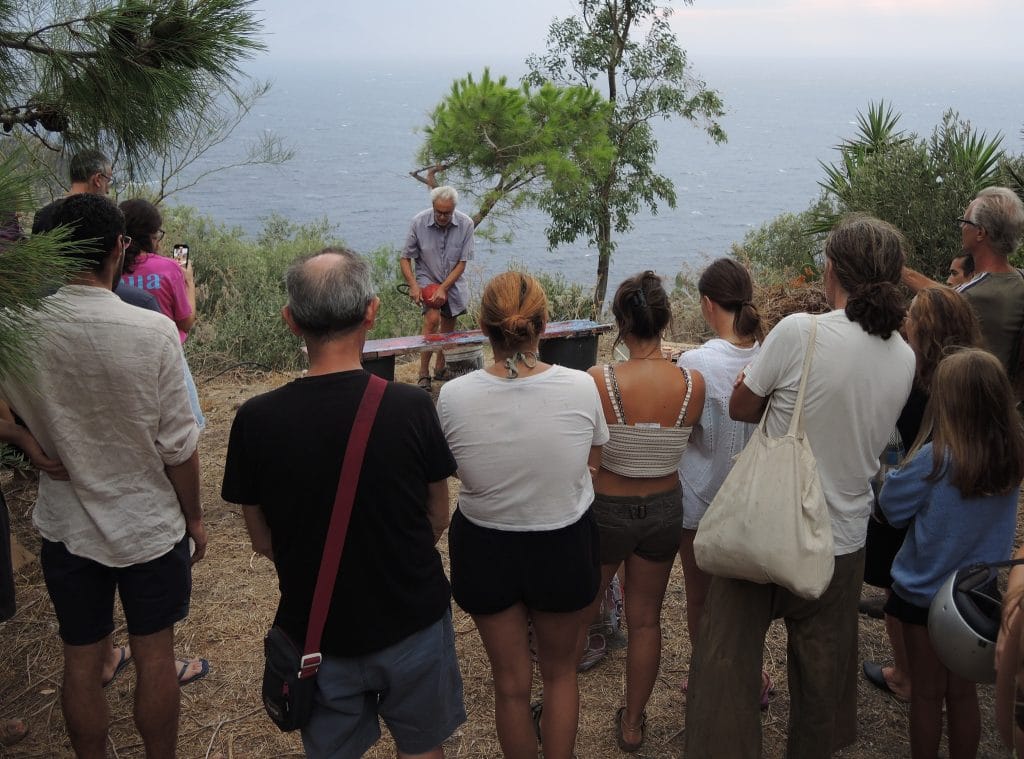 Salina pensa a un museo nella casa rosa de “Il postino” di Troisi, il proprietario: "È un patrimonio prezioso da proteggere" - Be Sicily Mag - Con Pippo Cafarella presso Pollara Isola di Salina eventi negli spazi della casa de Il Postino