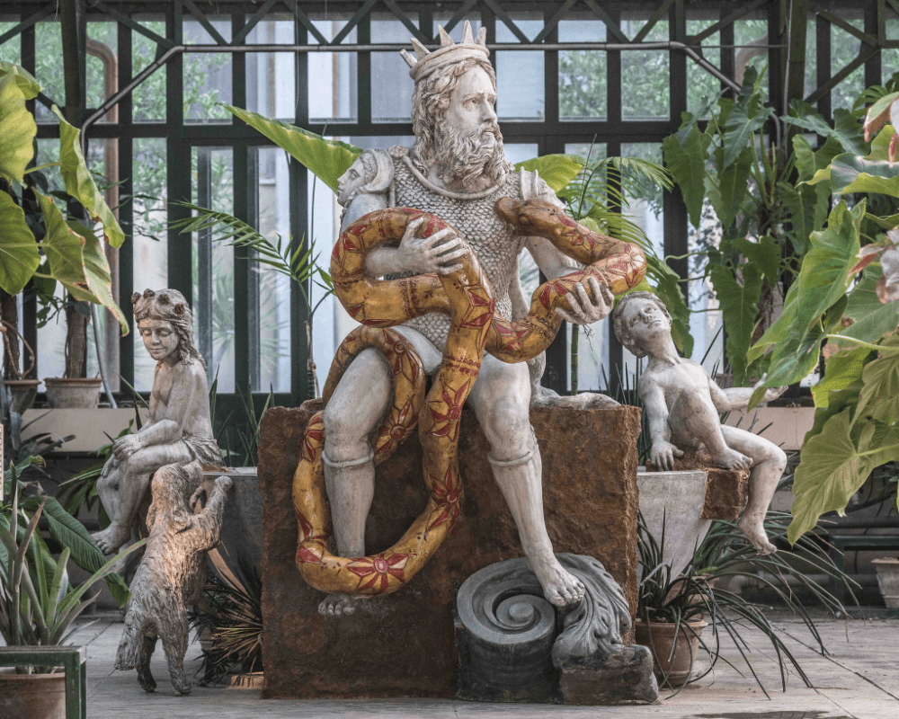 Annunciati i nomi del Premio Genio di Palermo 2025: da Maria Falcone a Luca Guadagnino, fino al Palermo FC 2 Il Genio all'Orto Botanico di Palermo, statua di Domenico Pellegrino (2019)
