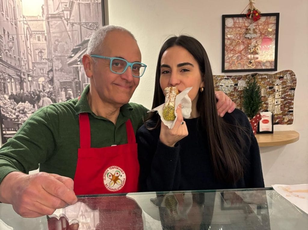 Studentessa torinese si laurea con una tesi sulla "cannoloterapia": "È un'esperienza di gusto che fa star bene" 2 Studentessa torinese si laurea con una tesi sulla "cannoloterapia": "È un'esperienza di gusto che fa star bene" - Be Sicily Mag - diletta bianchi cannoloterapia franco neri