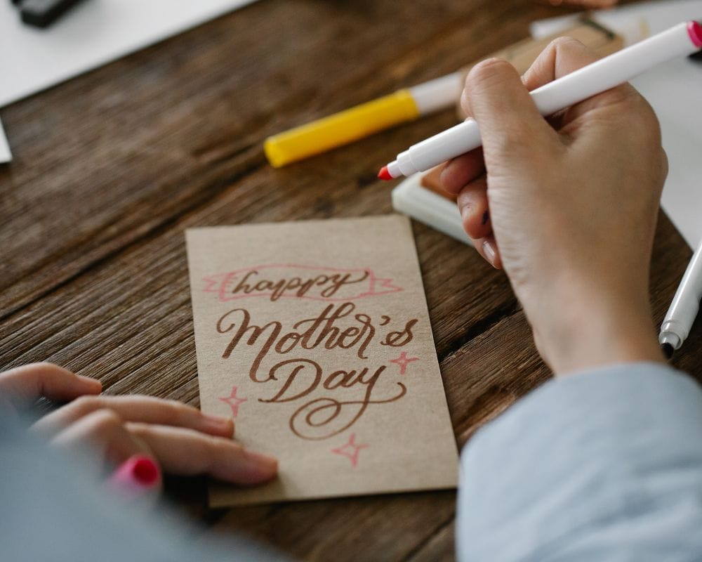 Cosa regalare per la Festa della Mamma 2025: idee semplici, affettuose e adatte a tutti 4 festa della mamma 2025